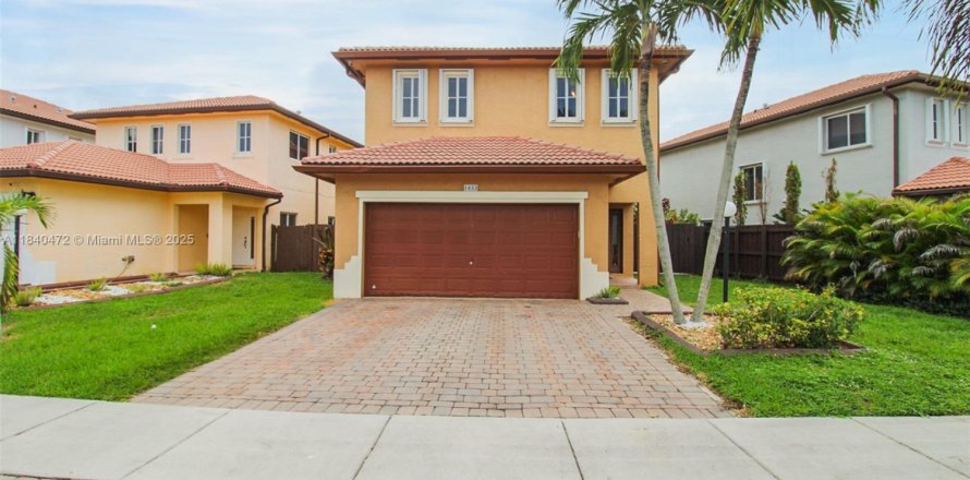 House in Homestead, Florida 4 bedrooms, 168.52 sq.m. № 1830974