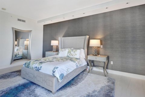 Condo in Riviera Beach, Florida, 3 bedrooms № 2249741 - photo 18