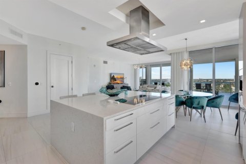 Condo in Riviera Beach, Florida, 3 bedrooms № 2249741 - photo 8