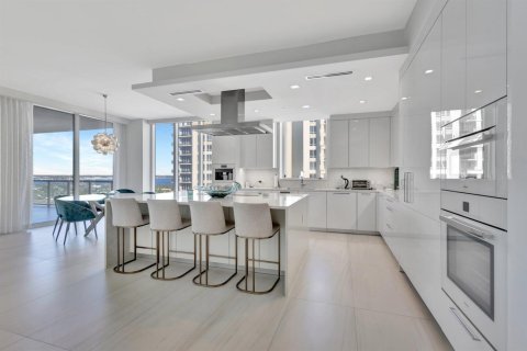Condo in Riviera Beach, Florida, 3 bedrooms № 2249741 - photo 6