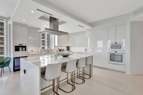 Condo in Riviera Beach, Florida, 3 bedrooms № 2249741 - photo 9