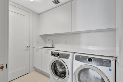 Condo in Riviera Beach, Florida, 3 bedrooms № 2249741 - photo 27