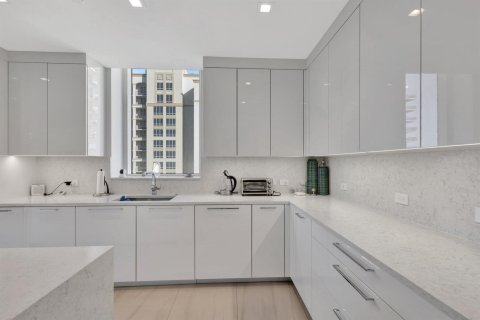 Condo in Riviera Beach, Florida, 3 bedrooms № 2249741 - photo 7