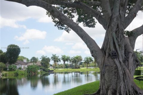Casa en alquiler en Plantation, Florida, 3 dormitorios, 216.37 m2 № 1938897 - foto 2
