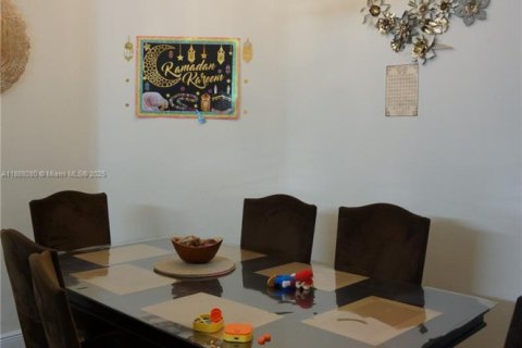Casa en alquiler en Plantation, Florida, 3 dormitorios, 216.37 m2 № 1938897 - foto 12