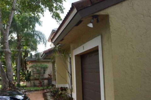 Casa en alquiler en Plantation, Florida, 3 dormitorios, 216.37 m2 № 1938897 - foto 10