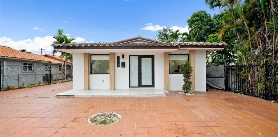 Adosado en Miami, Florida 3 dormitorios, 94.85 m2 № 2026924