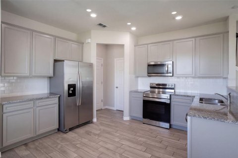 Touwnhouse à vendre à Orlando, Floride: 3 chambres, 166.11 m2 № 2416332 - photo 9
