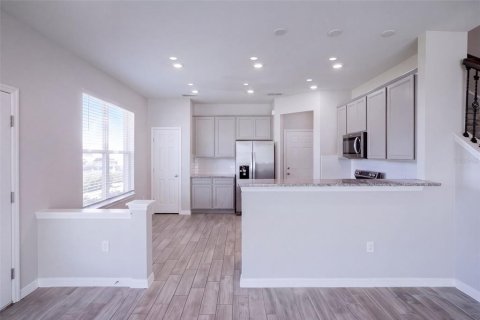 Touwnhouse à vendre à Orlando, Floride: 3 chambres, 166.11 m2 № 2416332 - photo 7
