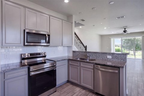 Touwnhouse à vendre à Orlando, Floride: 3 chambres, 166.11 m2 № 2416332 - photo 10