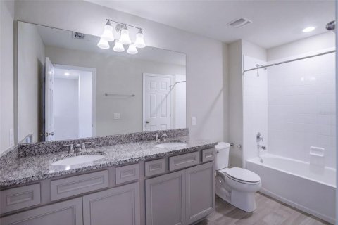 Touwnhouse à vendre à Orlando, Floride: 3 chambres, 166.11 m2 № 2416332 - photo 16