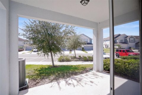 Touwnhouse à vendre à Orlando, Floride: 3 chambres, 166.11 m2 № 2416332 - photo 23