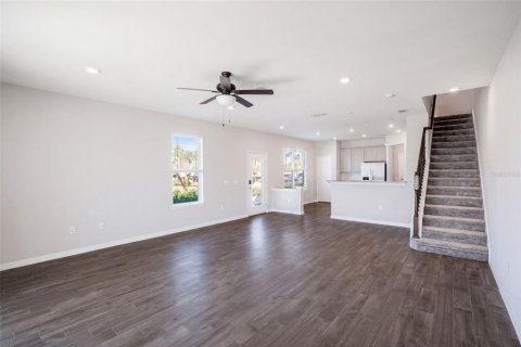 Touwnhouse à vendre à Orlando, Floride: 3 chambres, 166.11 m2 № 2416332 - photo 6