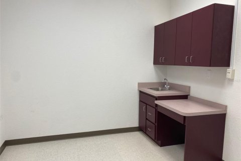 Снять в аренду коммерческую недвижимость в Окала, Флорида 236.44м2, № 1827330 - фото 3