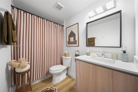 Снять в аренду квартиру в Майами, Флорида 2 спальни, 83.61м2, № 1991473 - фото 10