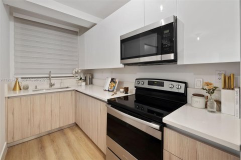 Снять в аренду квартиру в Майами, Флорида 2 спальни, 83.61м2, № 1991473 - фото 9