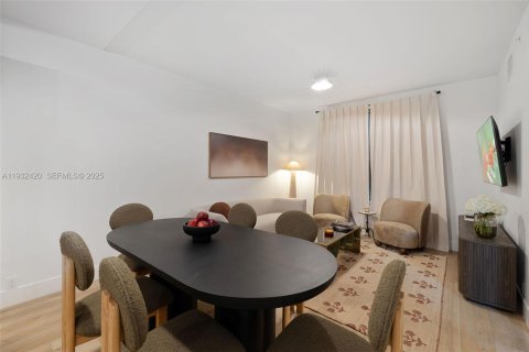 Снять в аренду квартиру в Майами, Флорида 2 спальни, 83.61м2, № 1991473 - фото 3