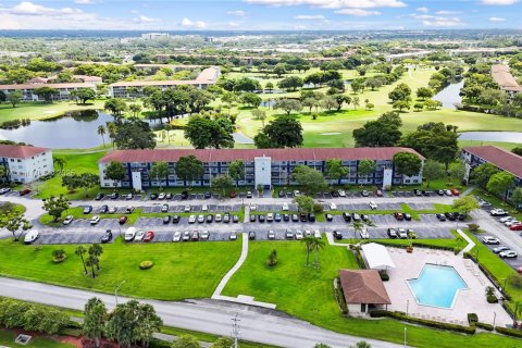 Condo in Pembroke Pines, Florida, 2 bedrooms  № 1857000 - photo 28