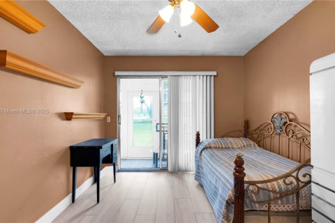 Condo in Pembroke Pines, Florida, 2 bedrooms  № 1857000 - photo 19