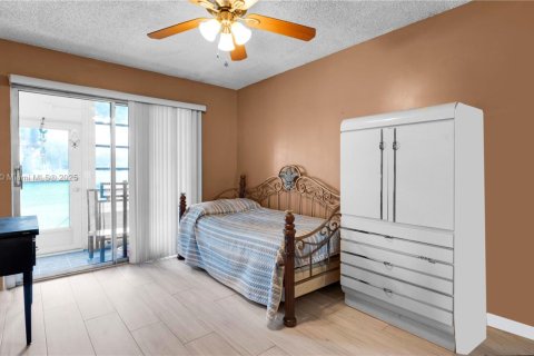 Condo in Pembroke Pines, Florida, 2 bedrooms  № 1857000 - photo 17