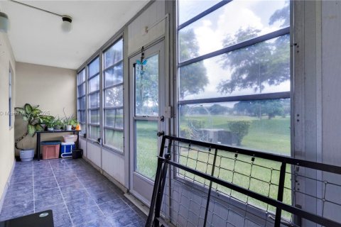 Condo in Pembroke Pines, Florida, 2 bedrooms  № 1857000 - photo 22