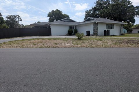 House in Inverness, Florida 2 bedrooms, 164.34 sq.m. № 2216764 - photo 6