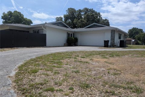 House in Inverness, Florida 2 bedrooms, 164.34 sq.m. № 2216764 - photo 7