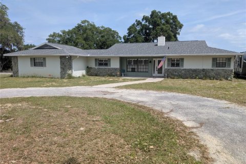 House in Inverness, Florida 2 bedrooms, 164.34 sq.m. № 2216764