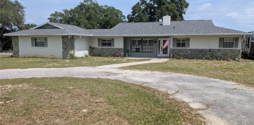 House in Inverness, Florida 2 bedrooms, 164.34 sq.m. № 2216764