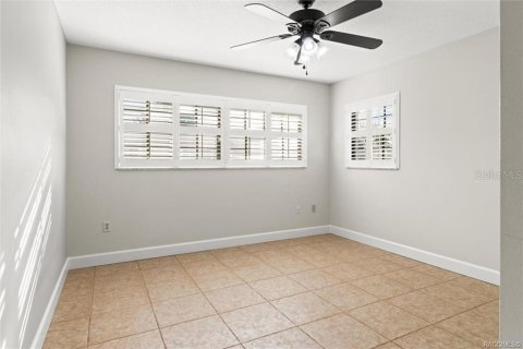 House in Inverness, Florida 2 bedrooms, 164.34 sq.m. № 2216764 - photo 20