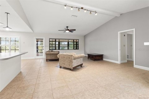 House in Inverness, Florida 2 bedrooms, 164.34 sq.m. № 2216764 - photo 16