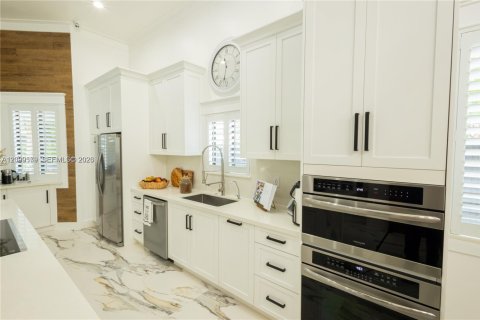 Casa en venta en Homestead, Florida, 4 dormitorios, 195.65 m2 № 2398138 - foto 9