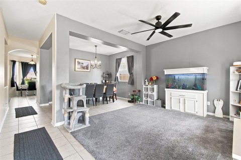 Villa ou maison à vendre à Land O' Lakes, Floride: 4 chambres, 235.88 m2 № 2313504 - photo 13