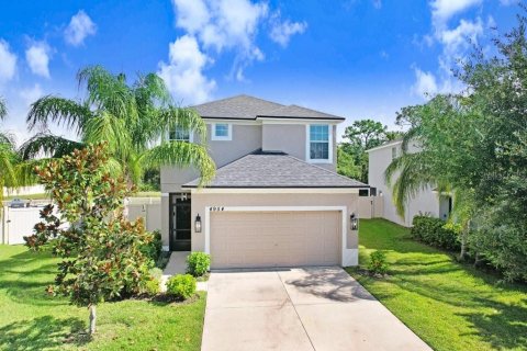 House in Wimauma, Florida 4 bedrooms, 243.87 sq.m. № 1869410 - photo 1