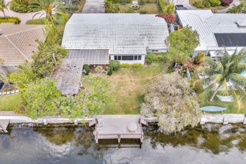 House in Oakland Park, Florida 3 bedrooms, 159.7 sq.m. № 1682122 - photo 4