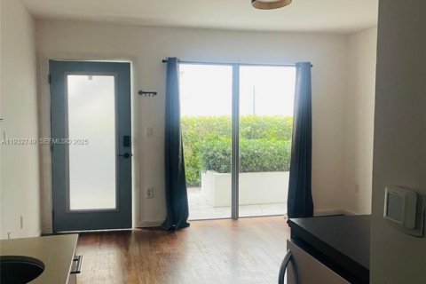 Снять в аренду кондоминиум в Майами-Бич, Флорида 1 спальня, 40.51м2, № 1991600 - фото 7