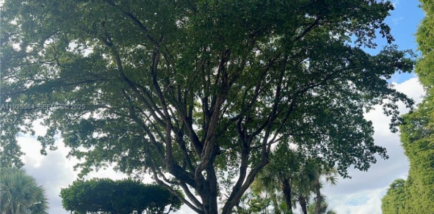 Таунхаус в Майами-Лейкс, Флорида 2 спальни, 118.45м2 № 1984123