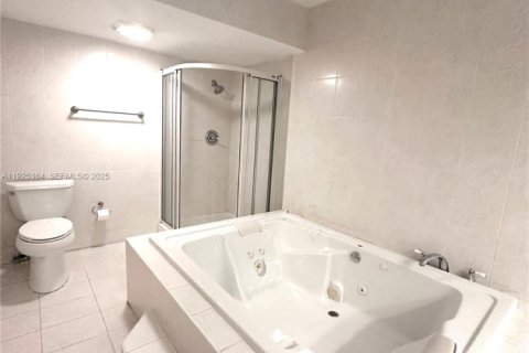 Купить таунхаус в Майами-Лейкс, Флорида 2 спальни, 118.45м2, № 1984123 - фото 19