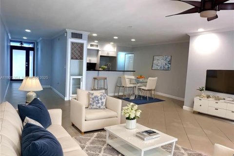 Купить таунхаус в Майами-Лейкс, Флорида 2 спальни, 118.45м2, № 1984123 - фото 3