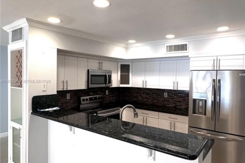 Купить таунхаус в Майами-Лейкс, Флорида 2 спальни, 118.45м2, № 1984123 - фото 8