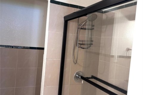 Купить таунхаус в Майами-Лейкс, Флорида 2 спальни, 118.45м2, № 1984123 - фото 24