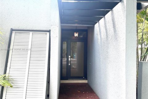 Купить таунхаус в Майами-Лейкс, Флорида 2 спальни, 118.45м2, № 1984123 - фото 2