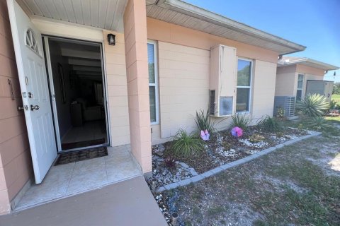 House in Lake Wales, Florida 1 bedroom, 60.2 sq.m. № 1769256 - photo 3