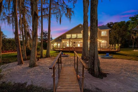 House in Sanford, Florida 4 bedrooms, 343 sq.m. № 2214959 - photo 6