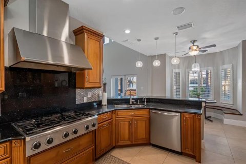 House in Sanford, Florida 4 bedrooms, 343 sq.m. № 2214959 - photo 14