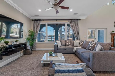 House in Sanford, Florida 4 bedrooms, 343 sq.m. № 2214959 - photo 8