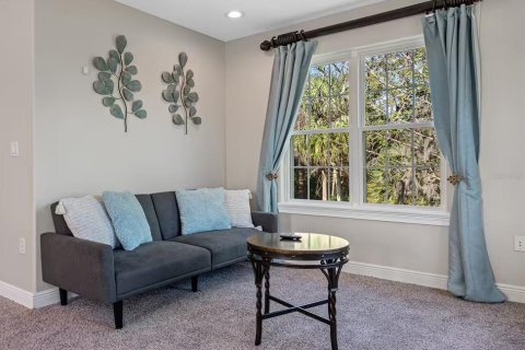 House in Sanford, Florida 4 bedrooms, 343 sq.m. № 2214959 - photo 11