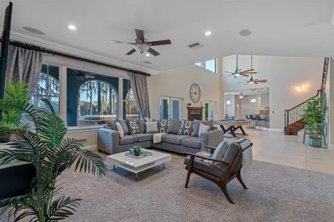House in Sanford, Florida 4 bedrooms, 343 sq.m. № 2214959 - photo 10