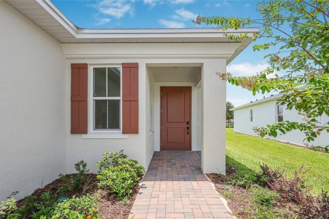 House in Tavares, Florida 2 bedrooms, 133.22 sq.m. № 2354674 - photo 2
