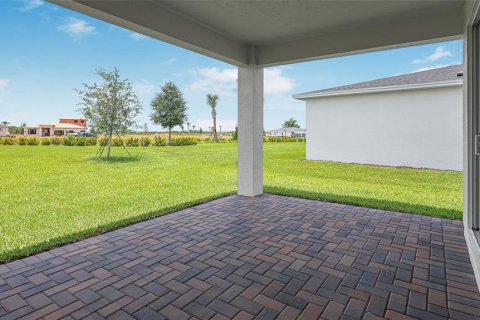 House in Tavares, Florida 2 bedrooms, 133.22 sq.m. № 2354674 - photo 27